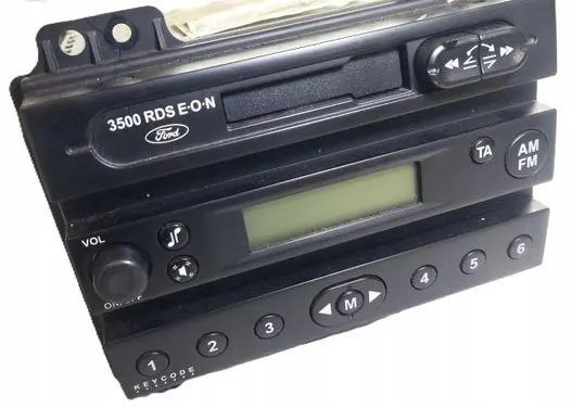 Ford Fusion Radio/CD/DVD/GPS head unit 3S61-18K876-CA