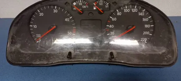 Volkswagen PASSAT B5 Speedometer (instrument cluster) 3B1919860C 110008920024