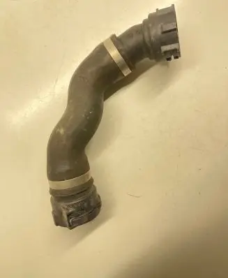 BMW 6 F06 Gran coupe Engine coolant pipe/hose