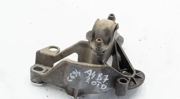 Audi A4 S4 B7 8E 8H Engine mounting bracket 8E0199351K