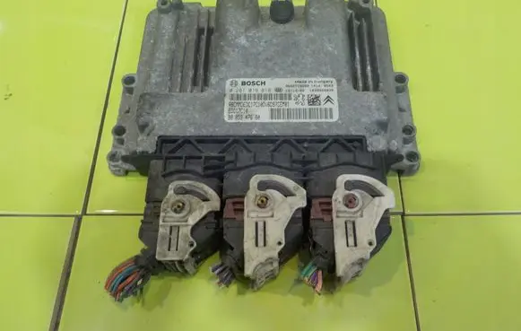 Citroen Jumpy Engine control unit/module 9605947680