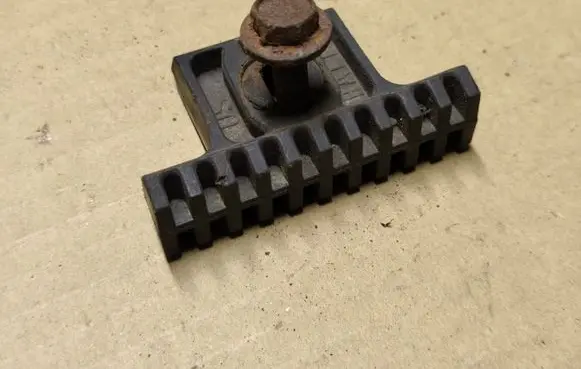 Chrysler PT Cruiser Battery bracket 