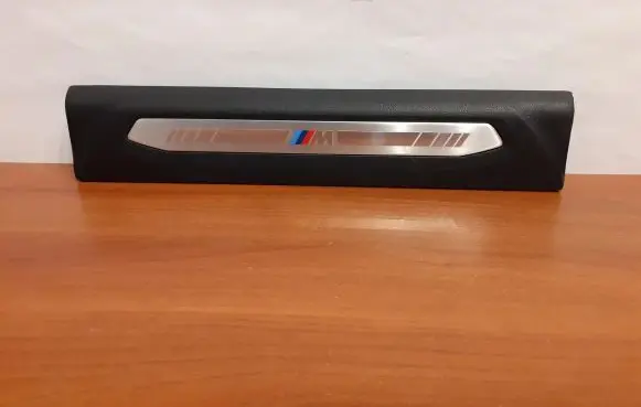 BMW 1 F40 Side skirt rear trim 7469183 8022