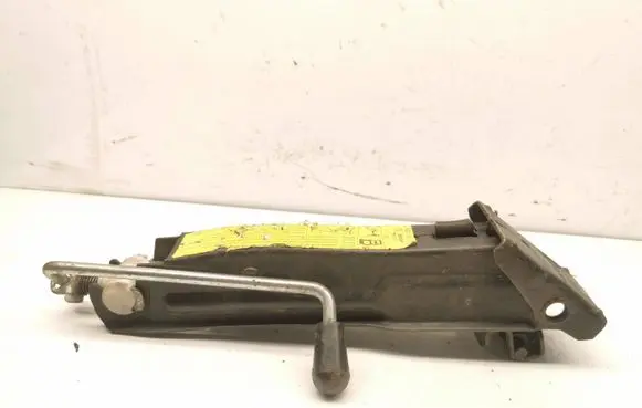 Skoda Fabia Mk1 (6Y) Lift Jack 6Q7011031 SK258