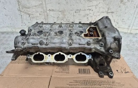 Mercedes-Benz CLS C219 Engine head R2720161401 A2720160005