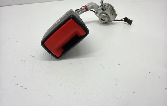 BMW 5 F10 F11 Rear seatbelt buckle 7243273 34074554H B080212