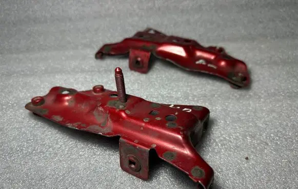 Fender mounting bracket