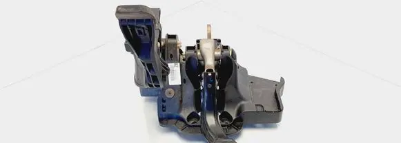 Opel Corsa D Pedal assembly 55703354