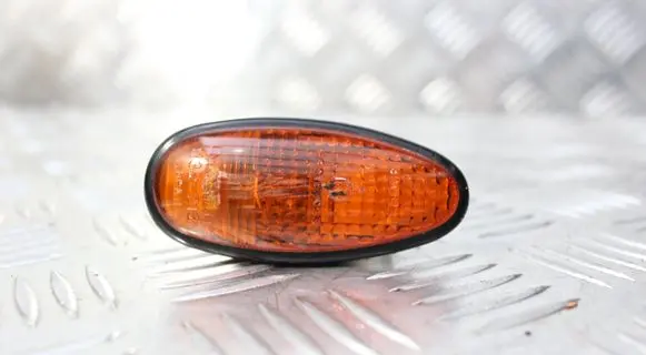 Mitsubishi 3000 GT Front fender indicator light