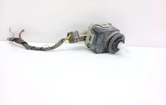 Opel Astra G Headlight level adjustment motor 90590665