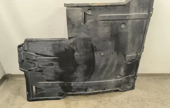Mercedes-Benz Vito Viano W447 Engine splash shield/under tray A4475200100