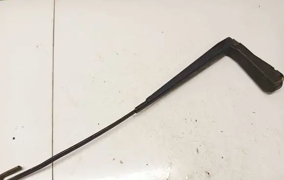 Opel Zafira A Front wiper blade arm 90582557