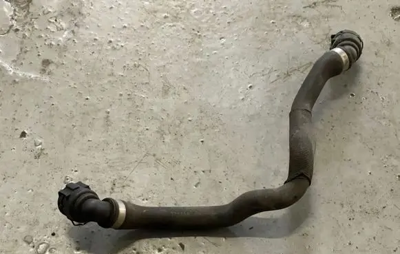 BMW 6 F12 F13 Engine coolant pipe/hose 7582895 15476810