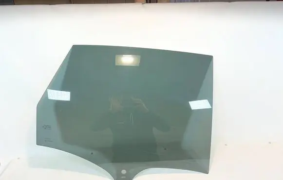 Porsche Macan (95B) Rear door window glass 95B845206A