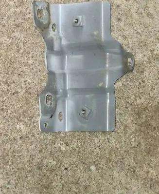 Renault Clio V Fender mounting bracket 663503639R 2839F