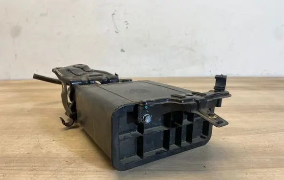 Toyota Corolla E140 E150 Active carbon filter fuel vapour canister 7774002130