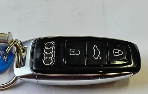Audi A8 S8 D5 Ignition key/card 4N0959754J