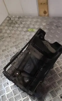 Battery box tray