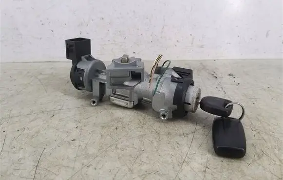 Mazda 3 I Ignition lock 3M513F880AA