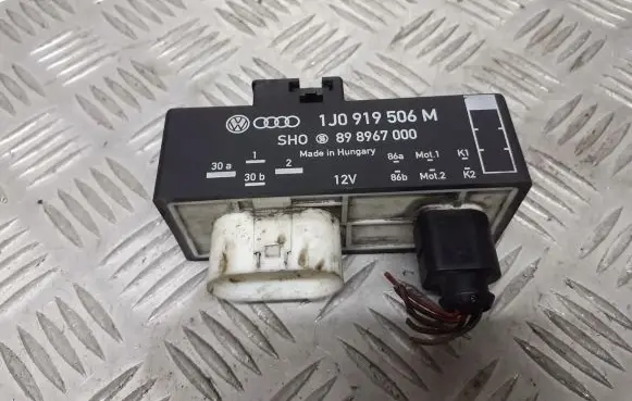 Seat Cordoba (6L) Coolant fan relay 1J0919506M