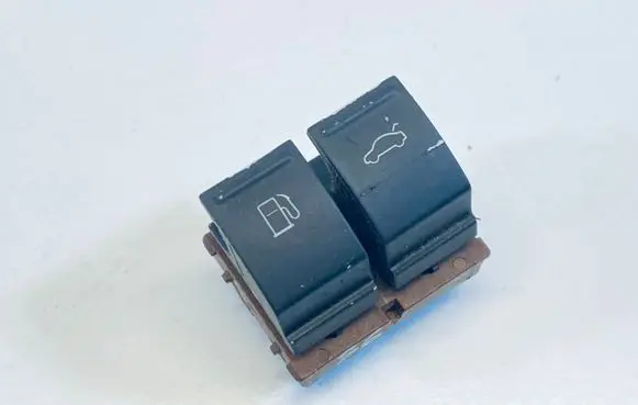 Volkswagen PASSAT B6 Fuel tank opening switch 3C0959903