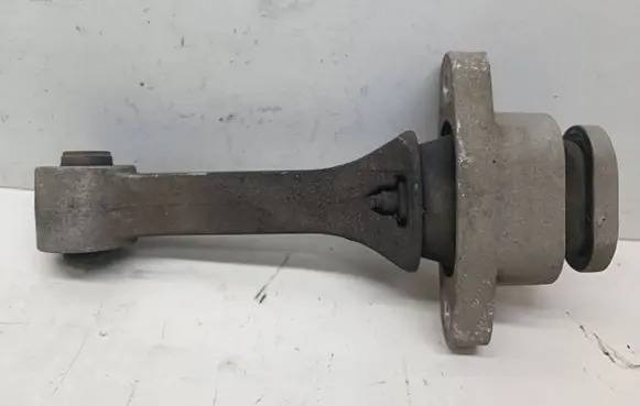 KIA Sportage Engine mount bracket
