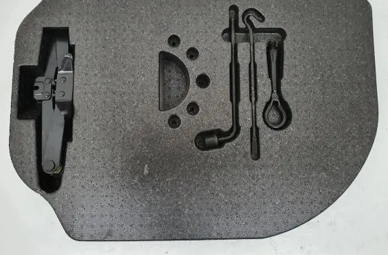 Nissan Primera Wheel nut wrench 84975-AV300
