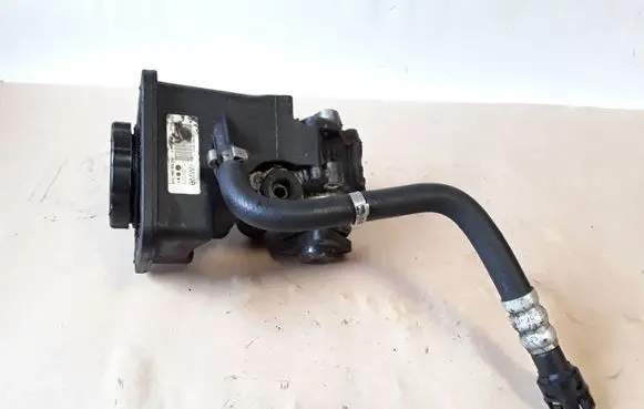 BMW X3 E83 Power steering pump 7692974536