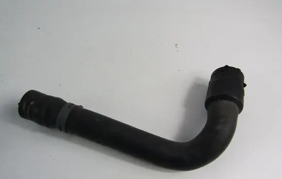 Volkswagen PASSAT B5 Engine coolant pipe/hose 8D0121101K