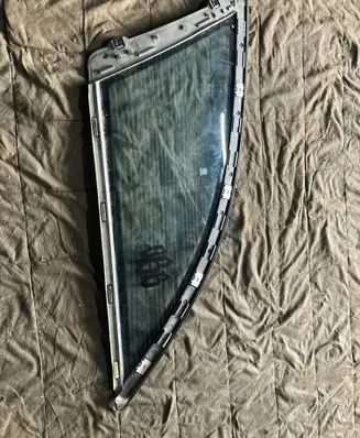 Mercedes-Benz E W211 Rear side window A2116701512