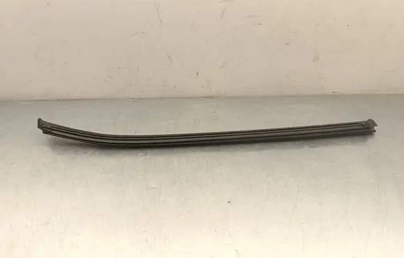 Polestar 2 Rubber seal rear door window/glass 31662567 31662568