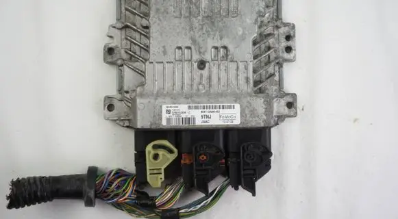 Ford Focus Engine control unit/module BV6112A650AXJ S180133039C
