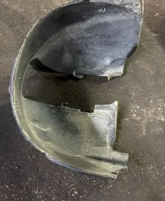 Volvo XC70 Front wheel arch liner splash guards