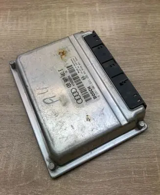 Audi A4 S4 B5 8D Engine control unit/module ECU 4B0907401E 0281001833
