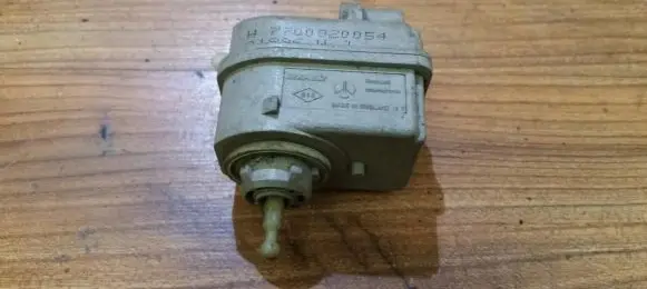 Renault Laguna I Headlight level adjustment motor 7700820054 h7700820054