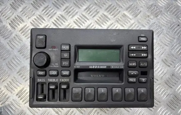 Volvo S40, V40 Radio/CD/DVD/GPS head unit 35339621 V01720W1111260F