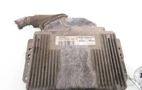 Renault Laguna I Engine control unit/module HOM7700864458 S113726100A 7700109865