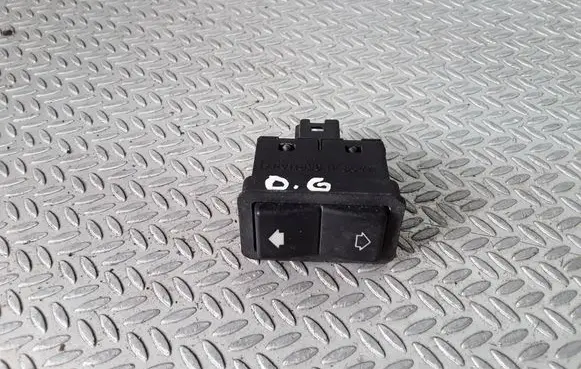 BMW 7 E38 Electric window control switch 8352148