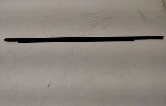 Opel Meriva A Front door glass trim molding 093392729