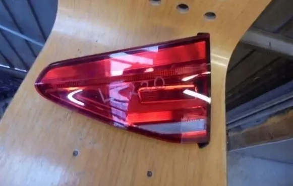 Volkswagen Touran III Tailgate rear/tail lights