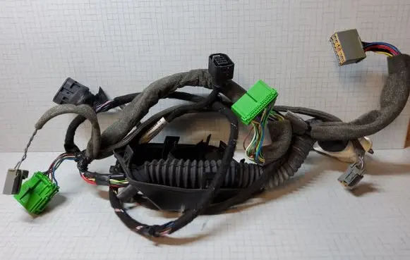 Volvo S60 Front door wiring loom 8676027