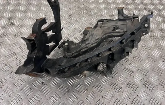 Audi A4 S4 B8 8K Headlight/headlamp mounting bracket 8K0805607L