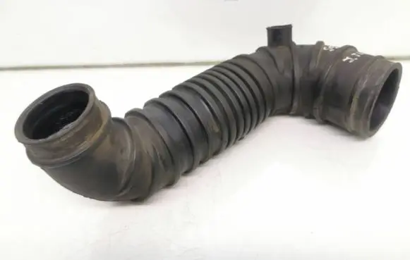 Mitsubishi Pajero Turbo air intake inlet pipe/hose 