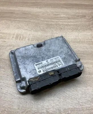 Opel Vectra B Engine control unit/module ECU 24417196 0281010271