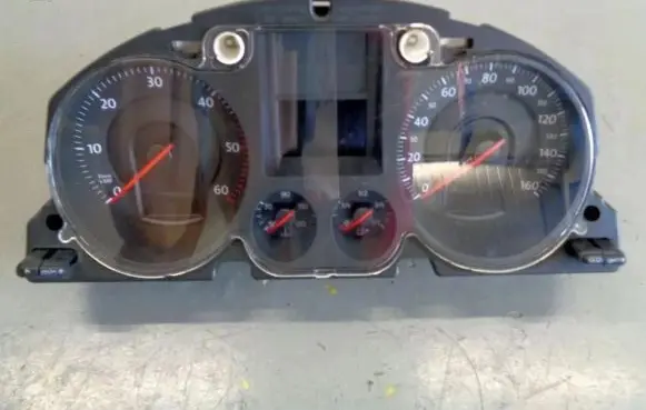Volkswagen PASSAT B6 Speedometer (instrument cluster)