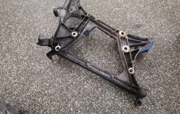 Mercedes-Benz C W204 Rear differential/diff mount bracket A6512011109