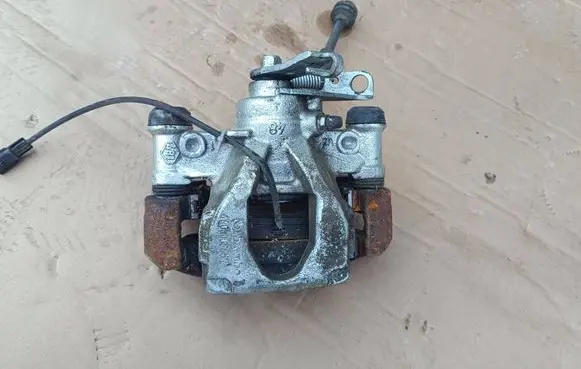 Renault Master III Rear brake caliper 44011-4638R