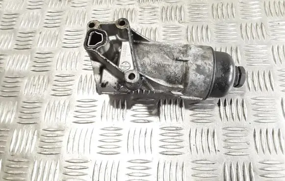 Mercedes-Benz B W245 Oil filter mounting bracket A6401800510