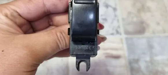 Nissan Primera Electric window control switch 25411AV600 081205N1 C8DD705N