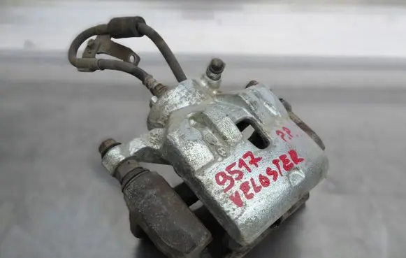 Hyundai Veloster Front brake caliper
